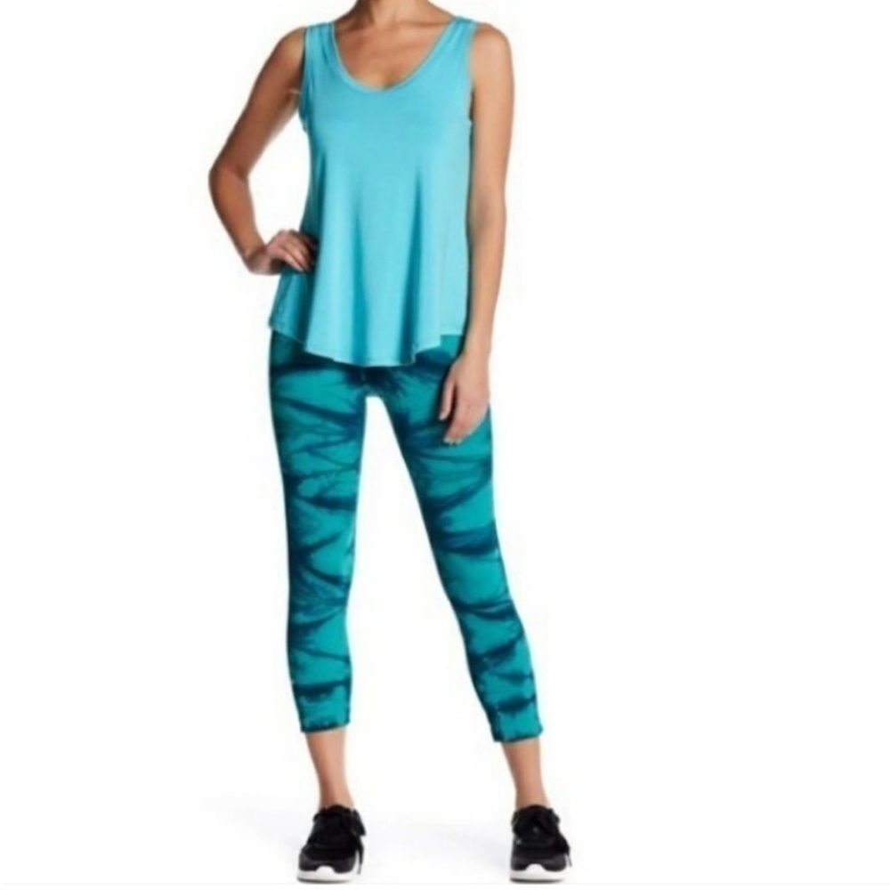 NUX Transcend Tie Dye Capri Leggings